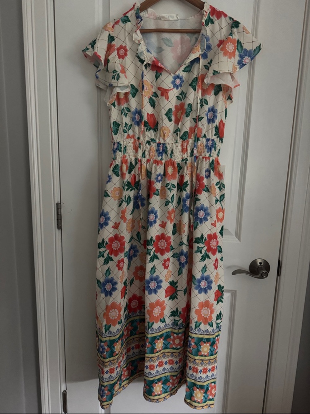Cream Floral Ruffle-Sleeve Dress New w Tags